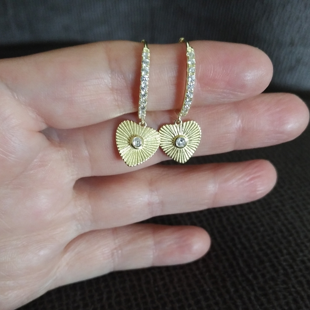 Stella Picciotto Textured Heart❤️ Hoop Earrings - Picture 11 of 12